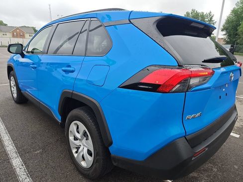 Used 2019 Toyota RAV4 LE FWD image 4
