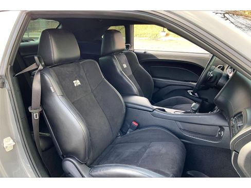 Used 2023 Dodge Challenger R/T w/ T/A Package image 5