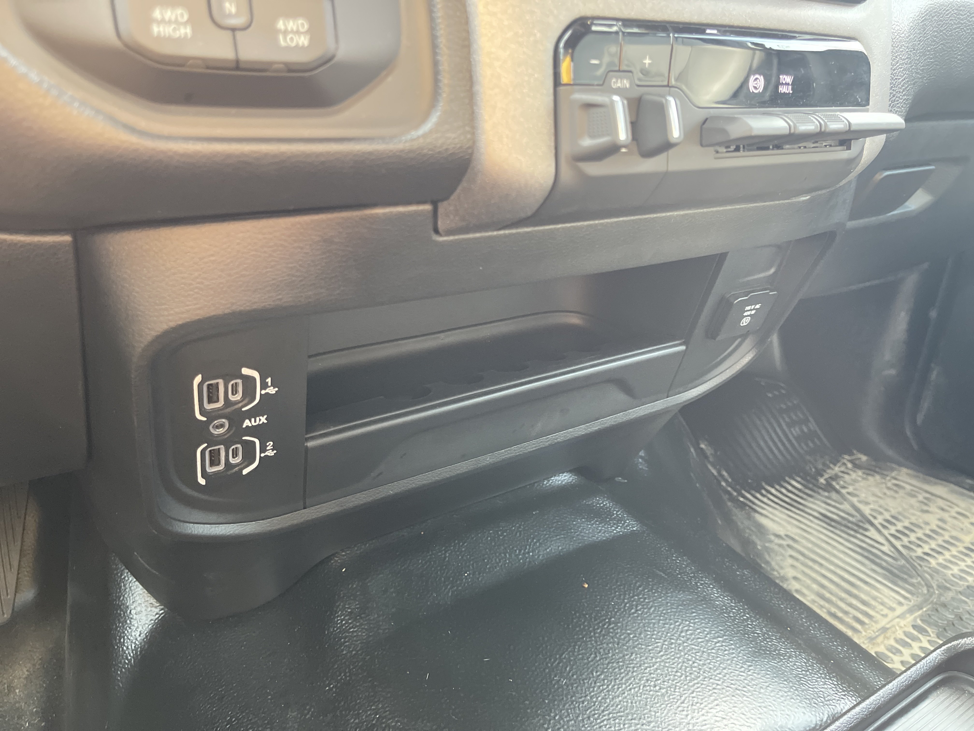 Used 2026 RAM 2500 Tradesman w/ Chrome Appearance Group AWD/4WD image 29