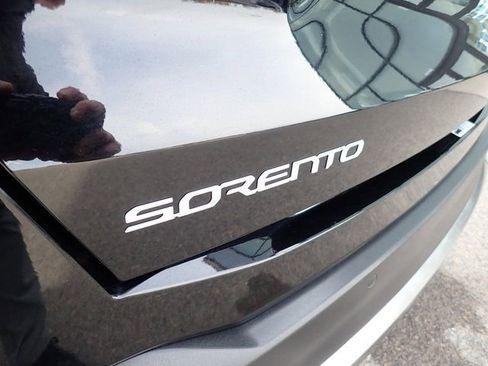 Certified 2024 Kia Sorento S AWD/4WD image 4