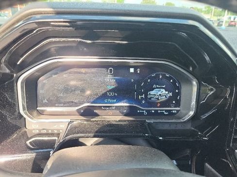Used 2022 Chevrolet Silverado 1500 LTZ w/ LTZ Premium Package AWD/4WD image 43