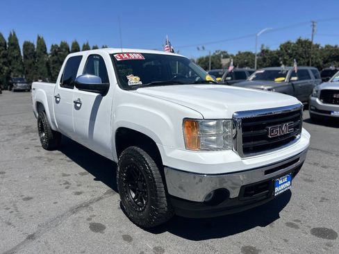 Used 2011 GMC Sierra 1500 SLE w/ Regional Value Package AWD/4WD image 1