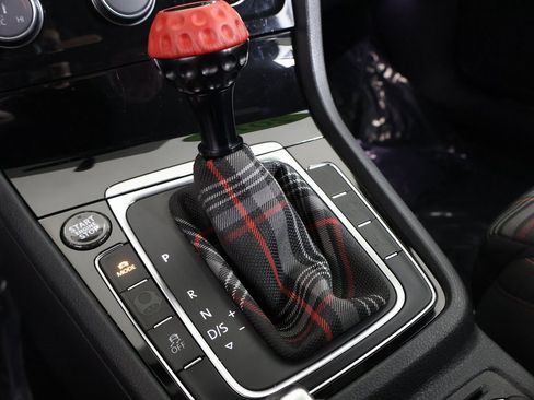 Used 2017 Volkswagen GTI Sport image 3