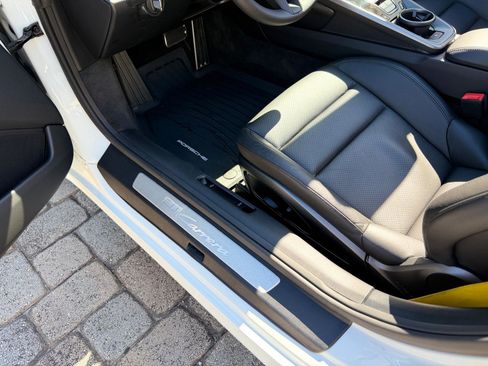 Used 2023 Porsche 911 Carrera image 30