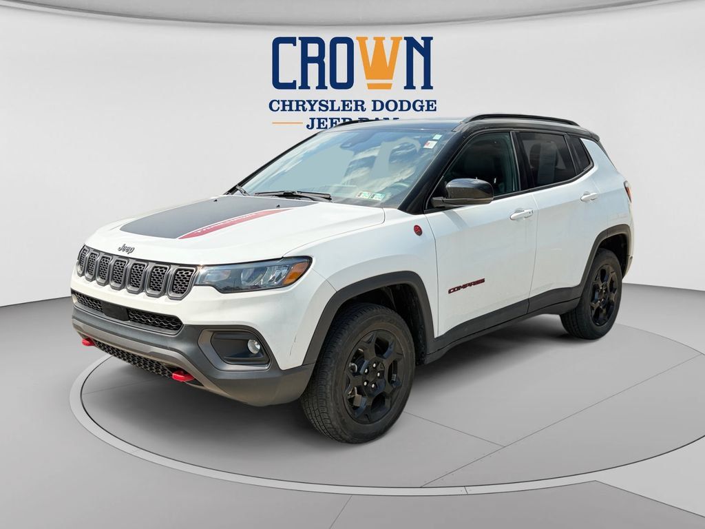 Used 2023 Jeep Compass Trailhawk w/ Sun and Sound Group AWD/4WD image 7