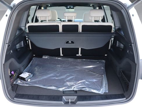 New 2025 Mercedes-Benz GLB 250 image 24