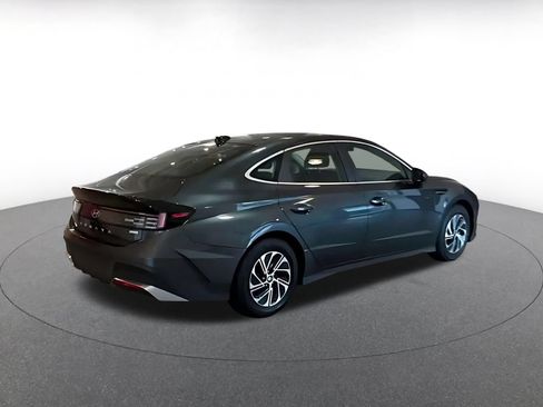 Used 2026 Hyundai Sonata Blue FWD image 8