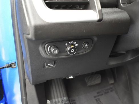 Used 2024 GMC Terrain SLT AWD/4WD image 7