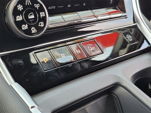 New 2025 Nissan Armada Platinum w/ Convenience Package image 17