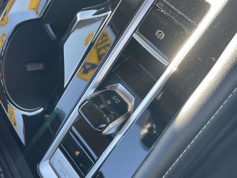 Certified 2024 Volkswagen Atlas SE image 34