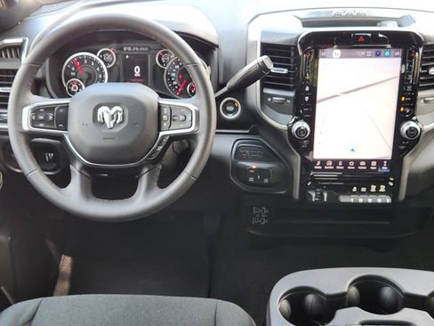 Certified 2025 RAM 2500 Big Horn AWD/4WD image 34