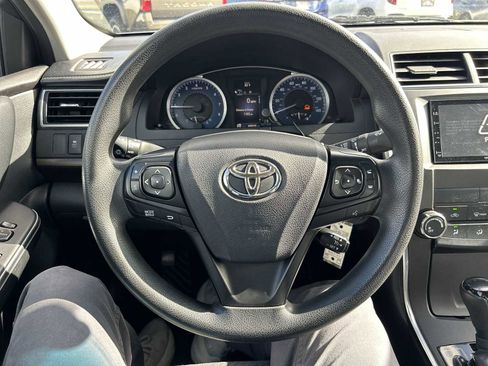 Used 2016 Toyota Camry LE FWD image 11