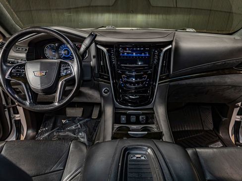 Used 2019 Cadillac Escalade Platinum image 14