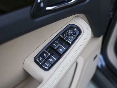 New 2026 Porsche Macan AWD/4WD image 31