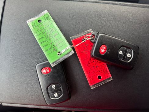 Used 2015 Toyota Prius V Five w/ Advanced Technology Package FWD image 38