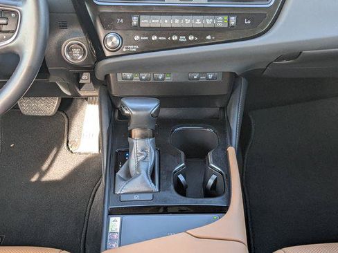 Certified 2025 Lexus ES 350 w/ Premium Package FWD image 19