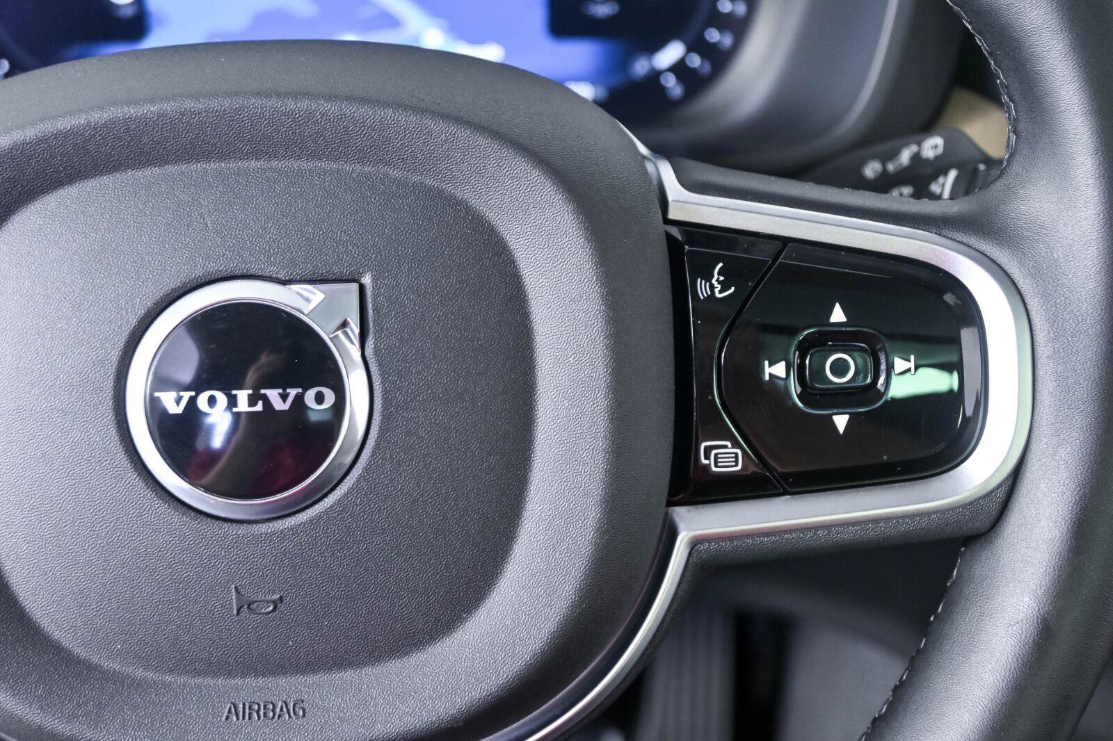 Certified 2026 Volvo XC60 B5 Plus AWD/4WD image 10