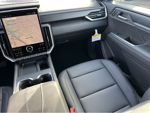New 2026 GMC Acadia Elevation w/ Elevation Premium Package FWD image 16