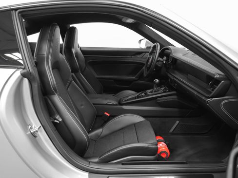 Certified 2022 Porsche 911 GT3 RWD image 32