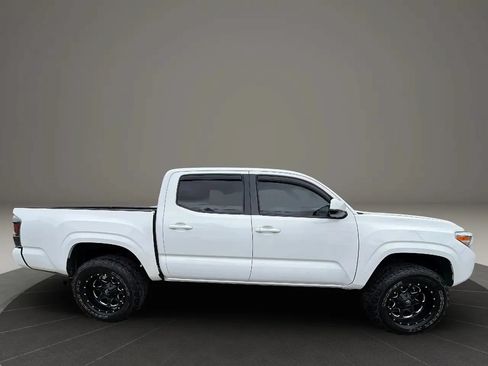 Used 2019 Toyota Tacoma SR w/ SR Convenience Package AWD/4WD image 4