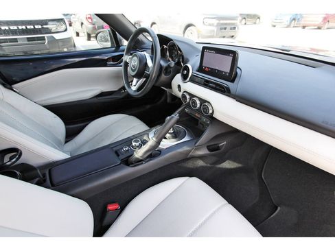 Used 2021 MAZDA MX-5 Miata RF Grand Touring RWD image 25