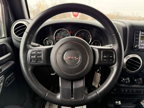 Used 2018 Jeep Wrangler Unlimited Sahara w/ Connectivity Group image 21