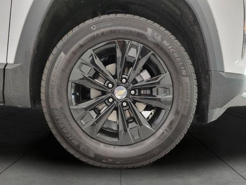 Used 2025 Chevrolet Equinox LT image 4