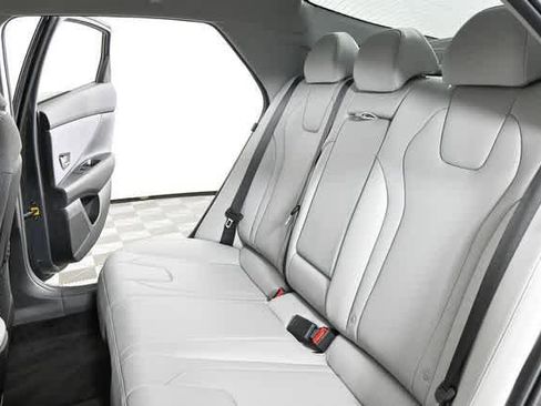 New 2025 Hyundai Elantra Limited image 20