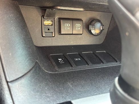 Used 2017 Toyota Highlander XLE FWD image 14