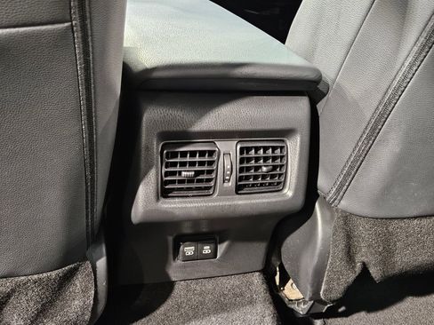 Used 2025 Toyota Camry SE FWD image 36