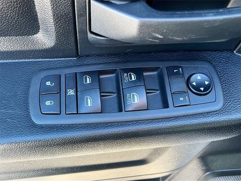 Used 2021 RAM 1500 Tradesman w/ Chrome Appearance Group image 17