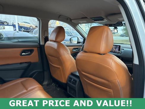 Used 2022 Nissan Rogue SV image 11