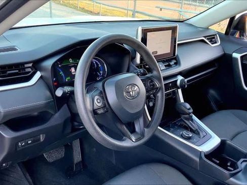 Certified 2025 Toyota RAV4 XLE image 17