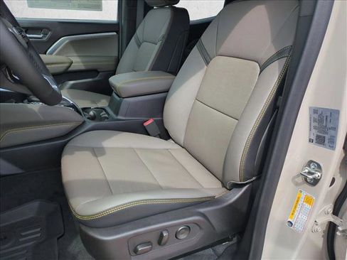 New 2026 Chevrolet Colorado ZR2 w/ Technology Package AWD/4WD image 4