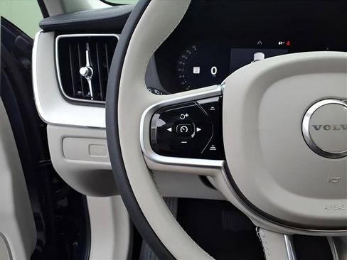 New 2026 Volvo XC60 B5 Ultra w/ Protection Package Premier AWD/4WD image 20