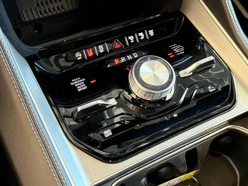 New 2026 Jeep Grand Wagoneer 4WD image 31