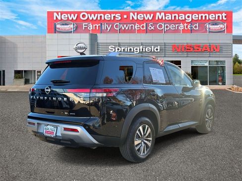 Certified 2023 Nissan Pathfinder SL image 5