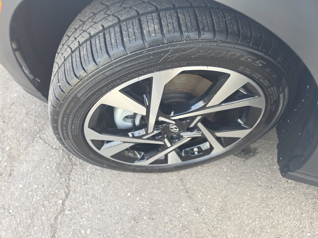 Used 2022 Hyundai Kona Limited FWD image 25