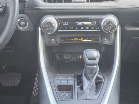 Used 2023 Toyota RAV4 XLE w/ Convenience Package FWD image 17
