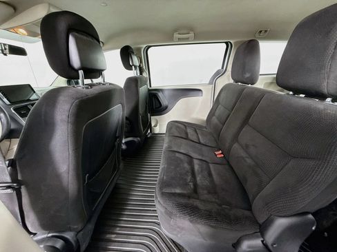 Used 2014 Dodge Grand Caravan American Value Package FWD image 23