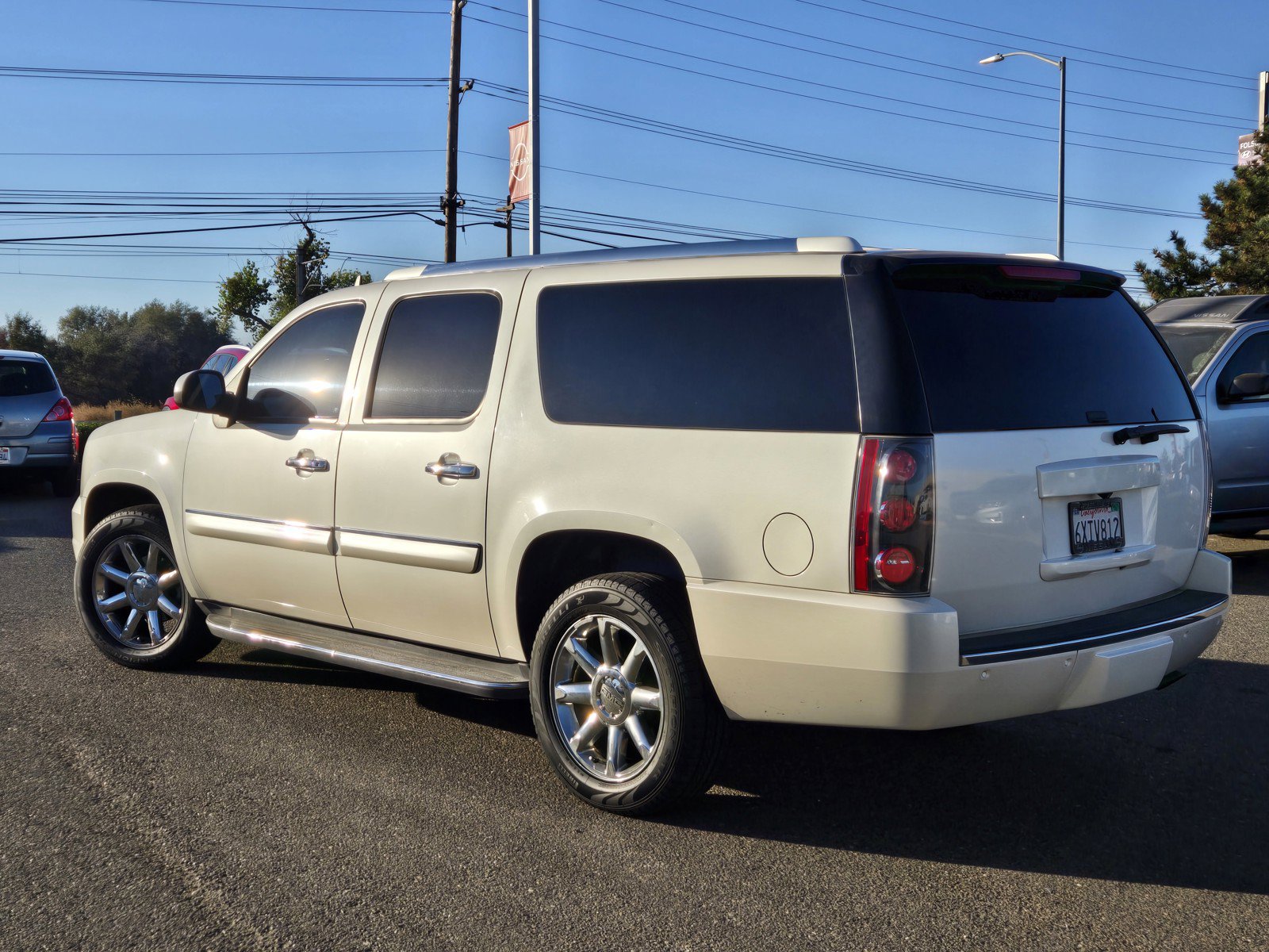 Used 2011 GMC Yukon XL Denali AWD/4WD image 6