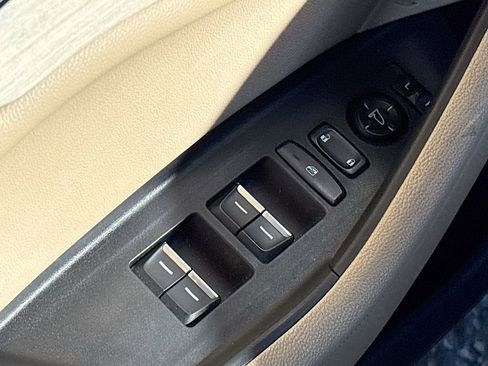 Used 2021 Acura TLX image 17