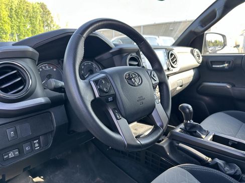 Used 2020 Toyota Tacoma TRD Off-Road w/ Technology Package AWD/4WD image 50