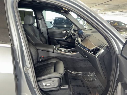 Certified 2025 BMW X5 xDrive50e w/ Premium Package image 10