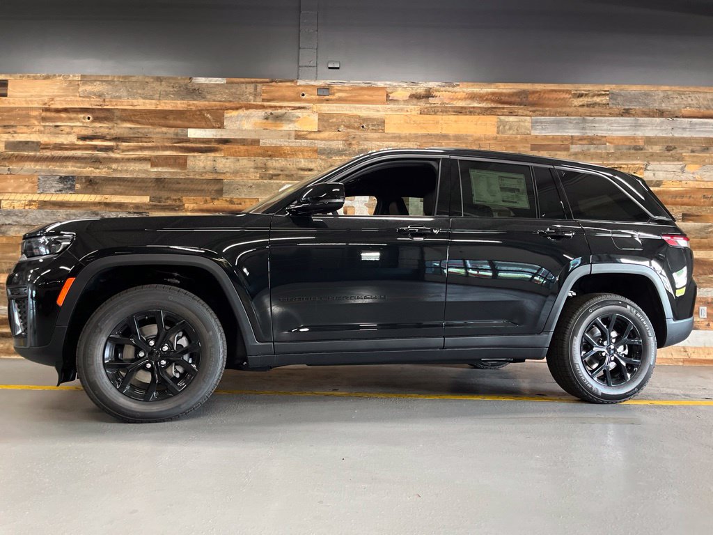 New 2026 Jeep Grand Cherokee Altitude AWD/4WD image 45