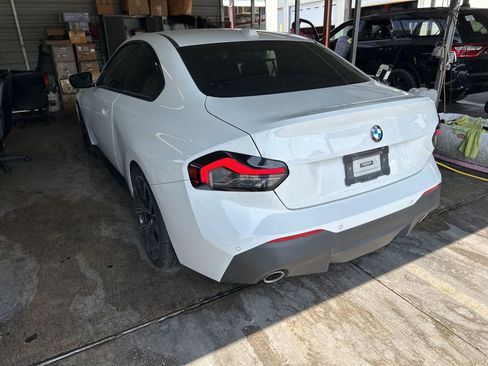Used 2023 BMW 230i Coupe w/ Convenience Package RWD image 2