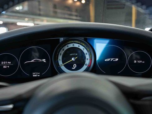 Used 2022 Porsche 911 GT3 RWD image 32