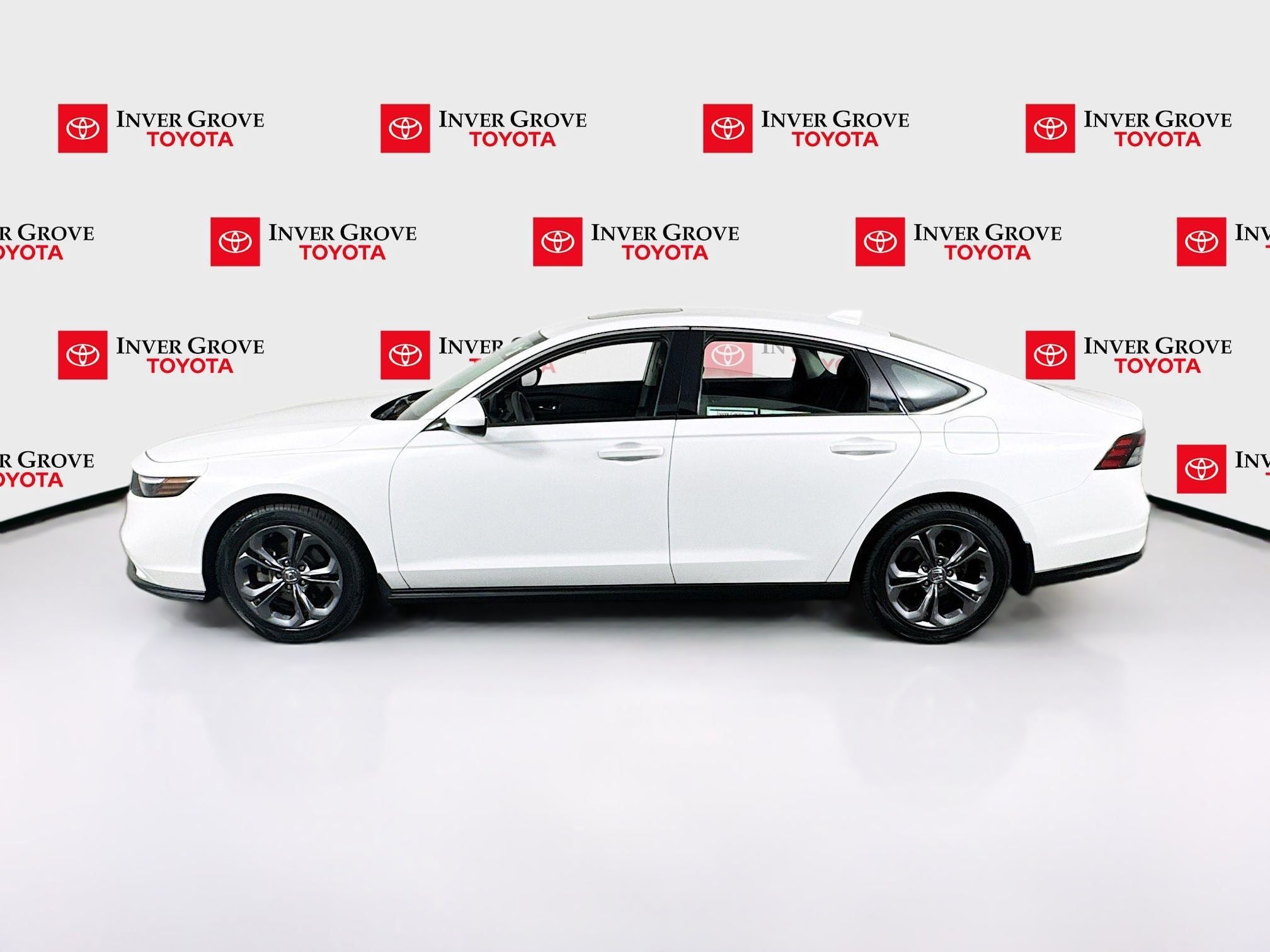Used 2023 Honda Accord EX image 8