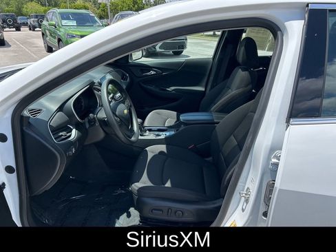 Used 2024 Chevrolet Malibu LT image 9