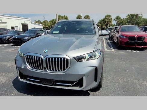 New 2026 BMW X5 xDrive40i w/ Parking Assistance Package image 32